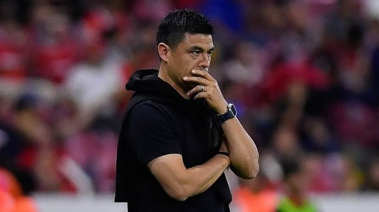 Gonzalo Pineda deberá pagar sanción económica por hablar del arbitraje (Mexsport)