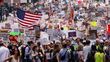 Miles de personas se manifestaron contra el gobierno de Trump (AFP)