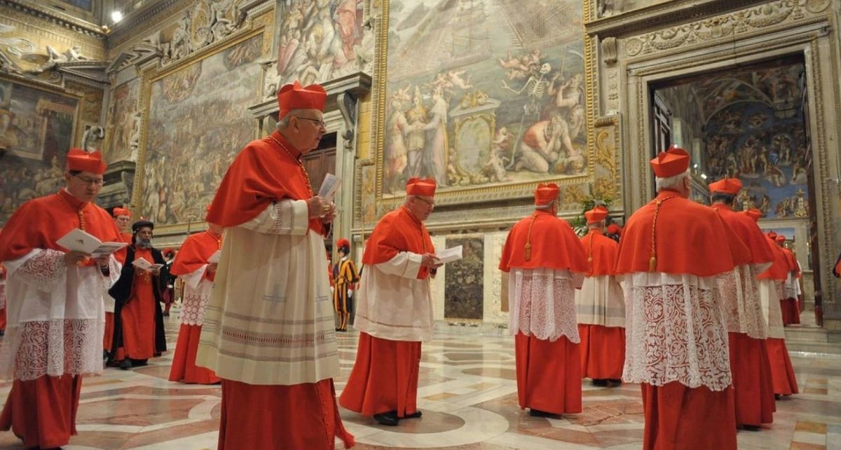 El cónclave se lleva a cabo en la Capilla Sixtina (Reuters)