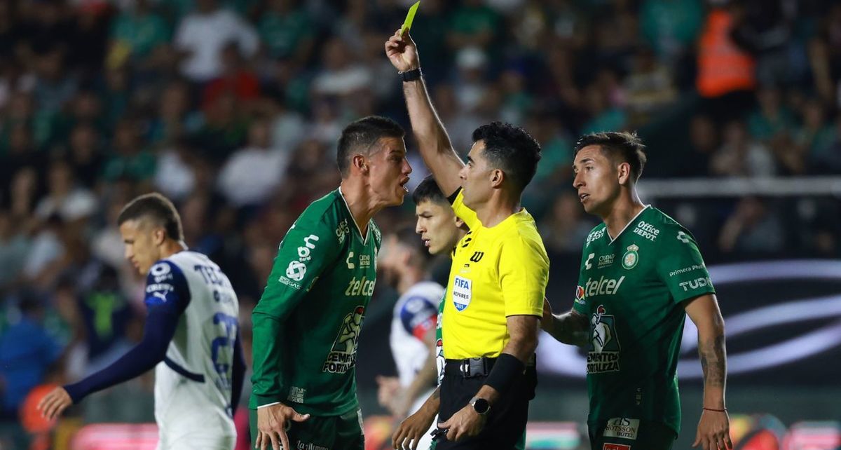 James Rodríguez le grita a Adonai Escobedo (Imago7)