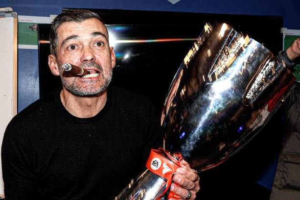 Sergio Conceição presume la conquista de la Supercopa de Italia (AC Milan)