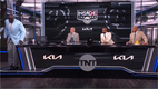 Shaquille O'Neal vivió momento incómodo durante programa en vivo y causó risas en redes sociales.