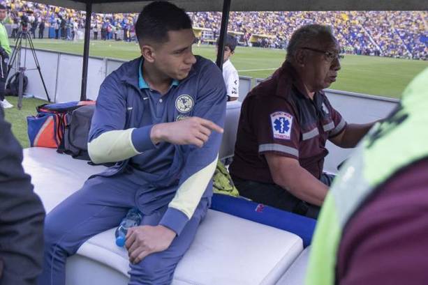 Malagón, en el carrito de lesionados (Mexsport)