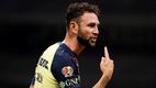 Miguel Layún reclama en un juego de América (Mexsport)