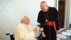 Carlos Aguiar Retes, arzobispo mexicano, junto al Papa Francisco (X: @ArzobispoAguiar)