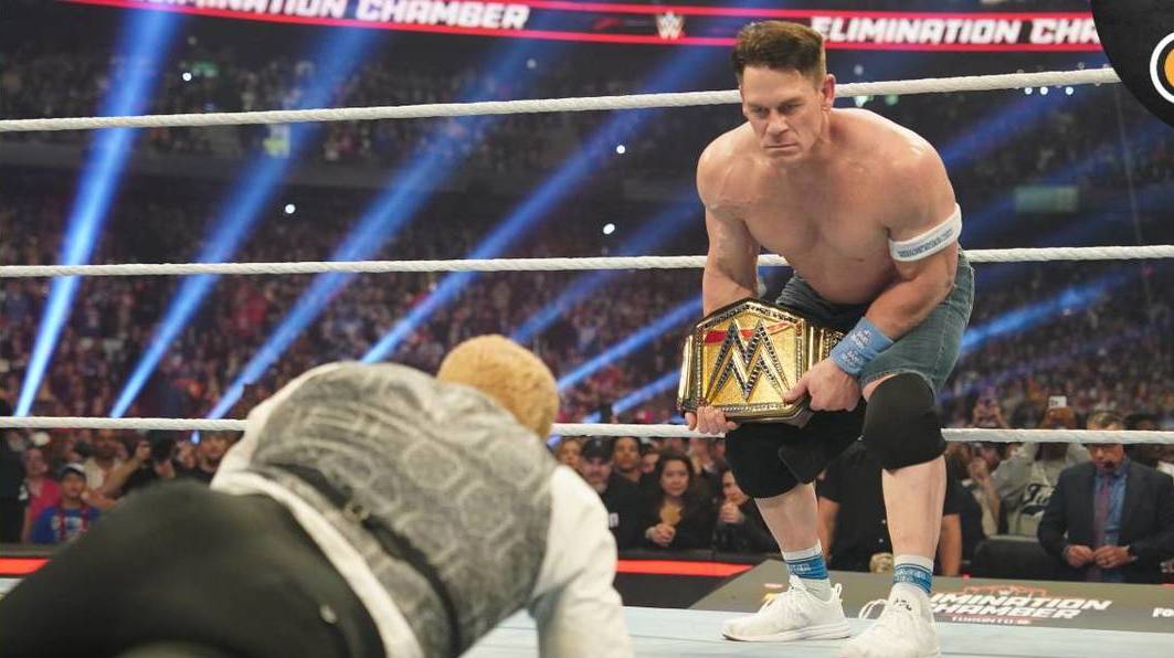 John Cena traicionó a Cody Rhodes en Elimination Chamber (Cortesía WWE)