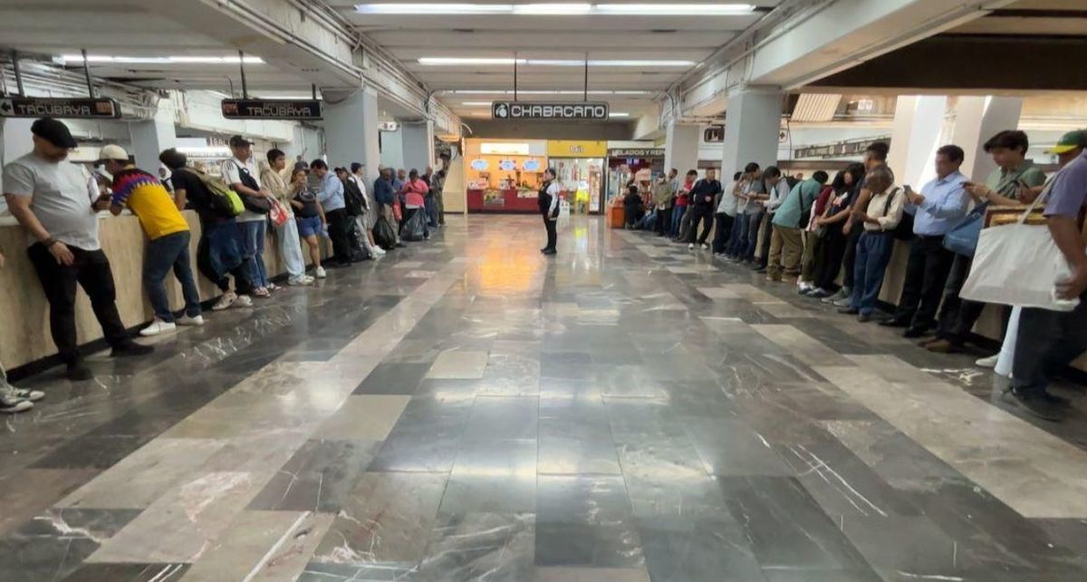 ¡Cuidado con pinchazos en el transporte público! Así puedes protegerte de ataques en el Metro y Metrobús. (FOTO): @MetroCDMX (X).