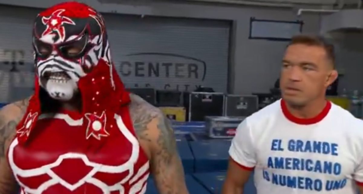 Penta Zero Miedo antes de atacar a Chad Gable