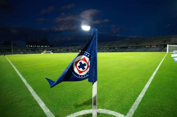 Bandera de Cruz Azul en el Estadio Olímpico Universitario (Imago7)