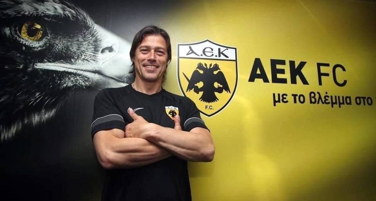 Matías Almeyda en las instalaciones del club griego (AEK Atenas)