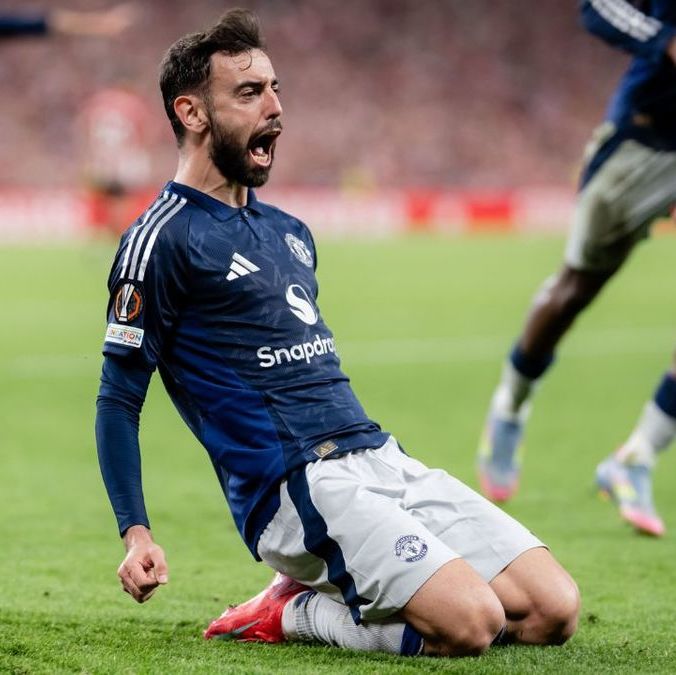 Bruno Fernandes lideró al Manchester United en San Mamés (X: @ManUtd)