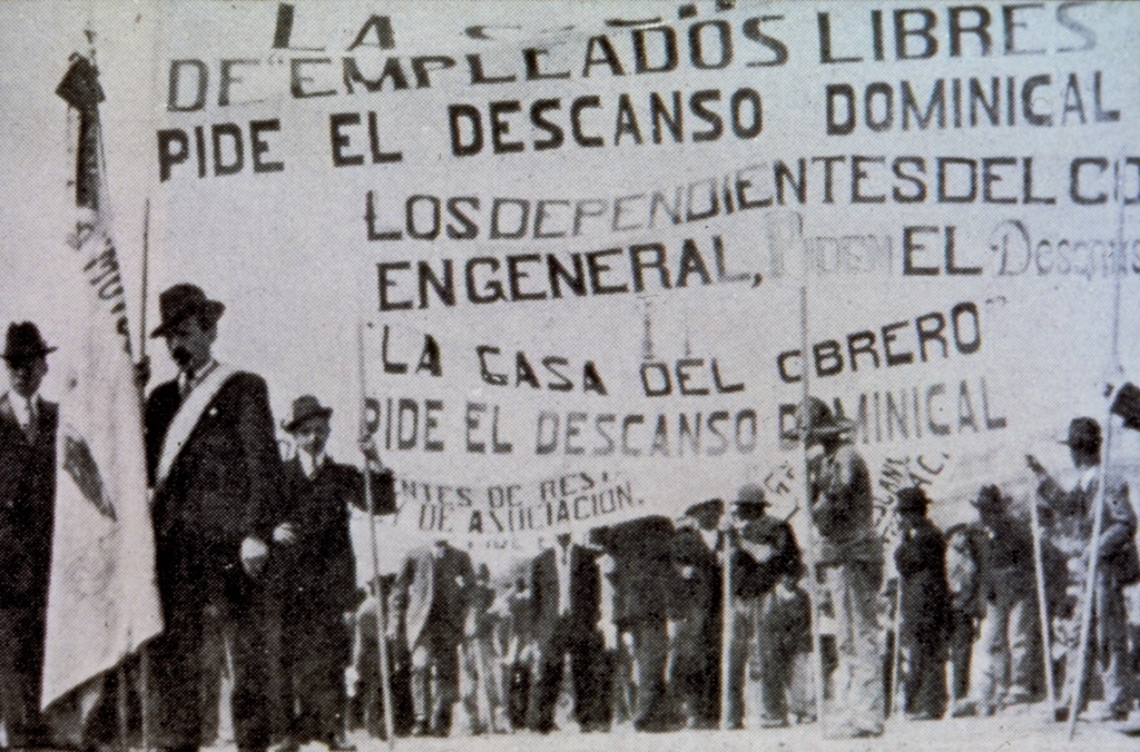 En México se llevó a cabo la primera marcha por derechos laborales en 1913. Foto: Archivo de la Nación