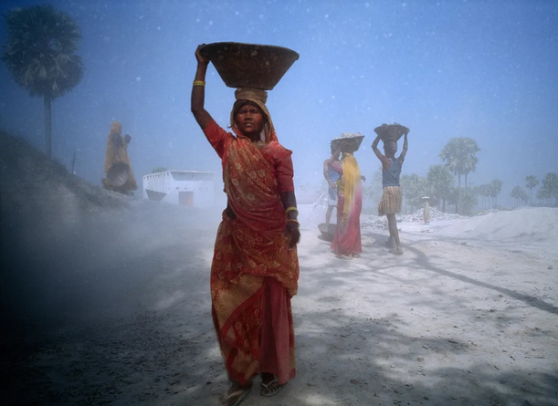 Las mujeres trabajando en la India. (Foto: William Albert Allard Nat Geo Image Collection)