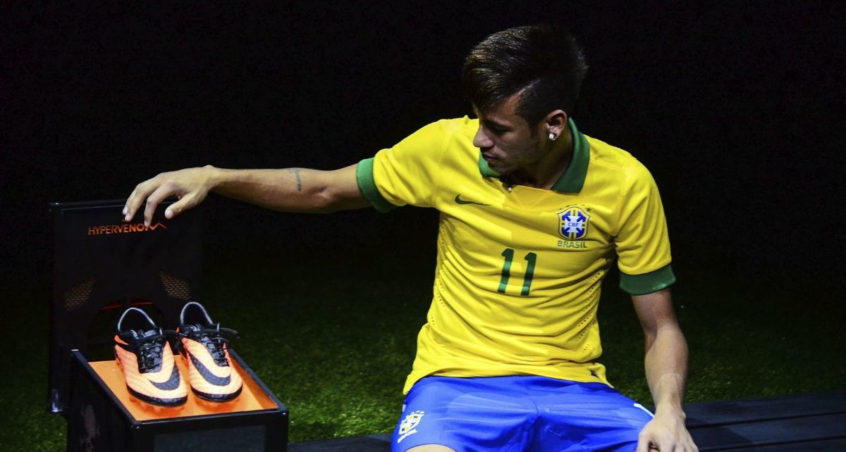Neymar en el lanzamiento de las Hypervenom en 2013 (Especial)