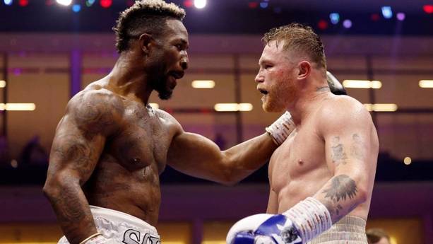 Canelo Álvarez reclamó su actitud a William Scull (Reuters)