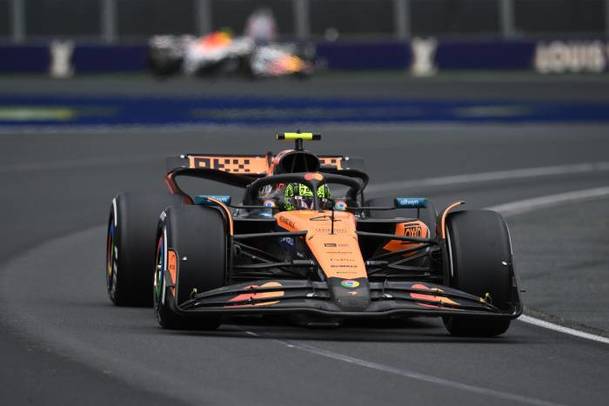 Lando Norris ya mira en el retrovisor a Verstappen (EFE)