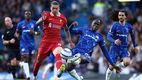 Darwin Núñez y Trevoh Chalobah en disputa del balón (AFP)