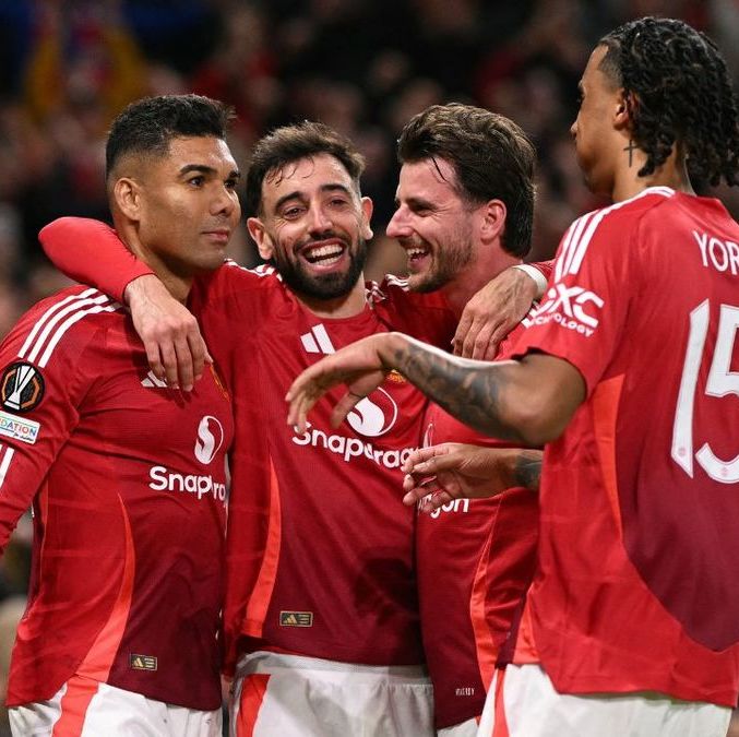 Casemiro, Bruno Fernandes, Mason Mount y Leny Yoro ante Athletic Club (AFP)