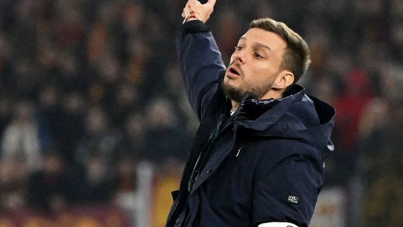 Martín Anselmi en el juego de este jueves en el que el Porto fue eliminado de Europa League ante la Roma (Reuters)