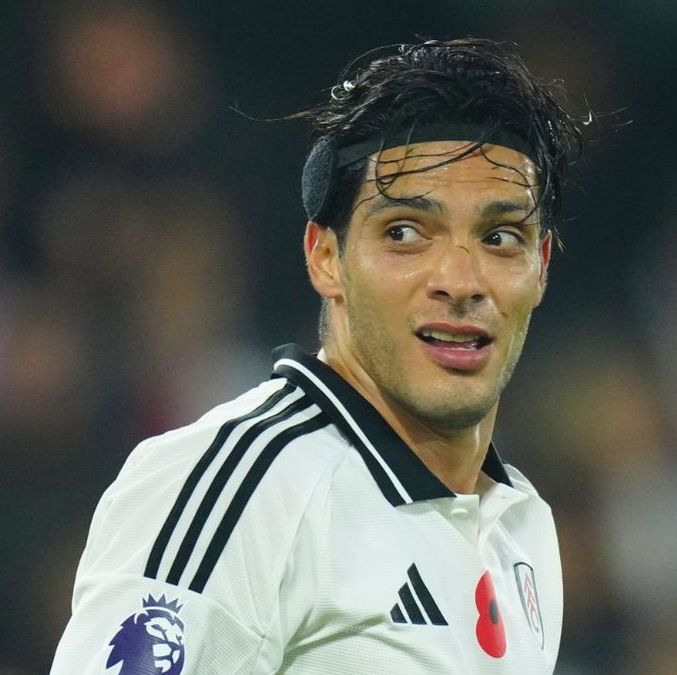 Raúl Jiménez está en sus últimos meses de contrato con el Fulham (X)