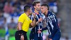 Las decisiones arbitrales no fueron las mejores en el BBVA. (Foto: Mexsport)