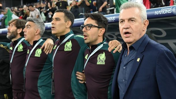 Javier Aguirre y su cuerpo técnico en la Selección. (Foto: Mexsport)