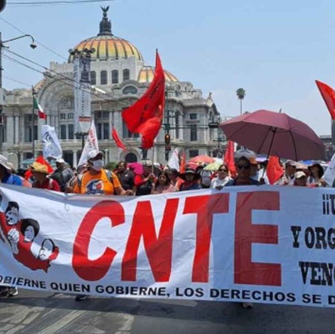 Manifestación Día del Maestro CDMX: CNTE organiza plantón en el Zócalo de la CDMX