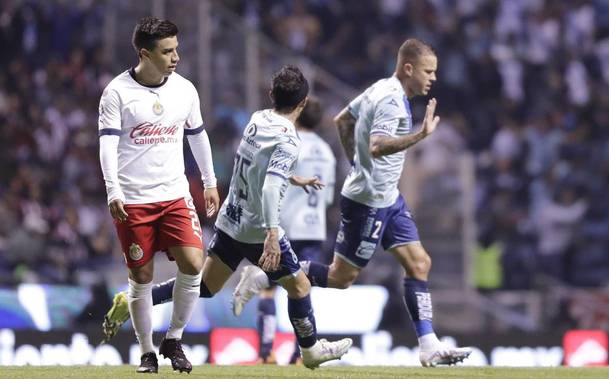 Puebla se fue arriba ante Chivas gracias a un gol de Ferrareis (Imago7)