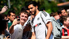 Raúl Jiménez permanecerá en el Fulham de la Premier League. (Foto: Reuters)