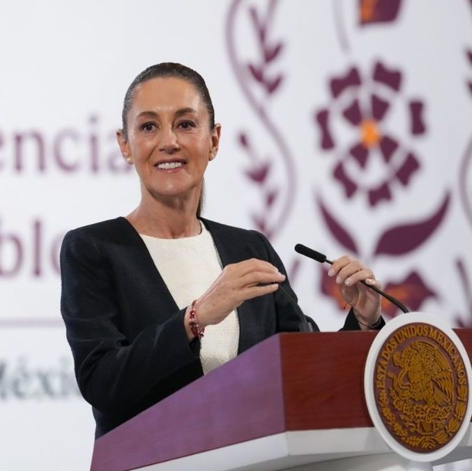 Además del incremento al salario, se congelará la edad de jubilación y se condenarán deudas al FOVISSSTE. Foto: Gobierno de México