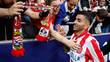 Ángel Correa es despedido por los fans de Atlético de Madrid (EFE)