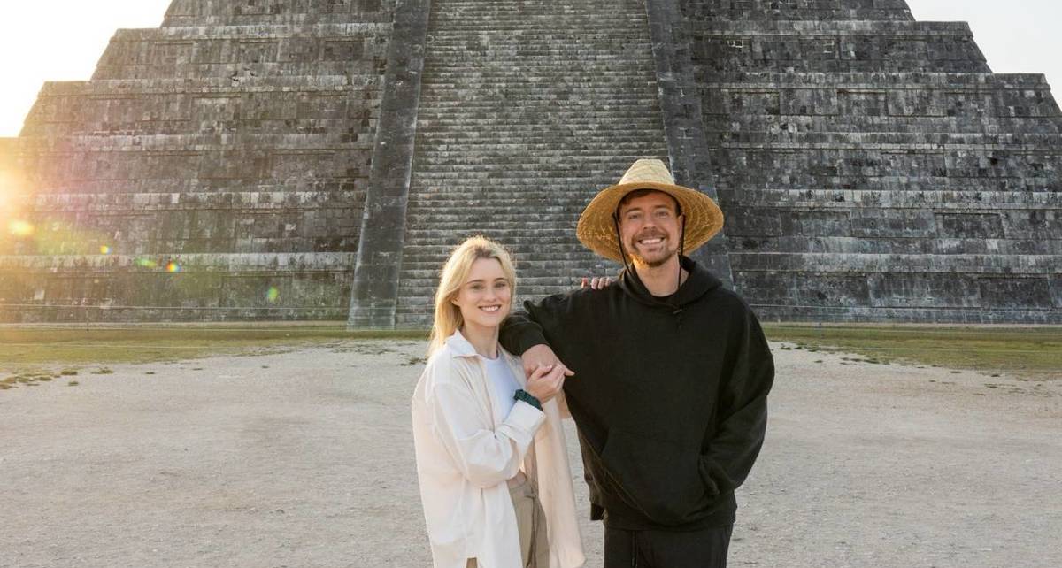 Mr. Beast junto a su pareja en México (@MrBeast)