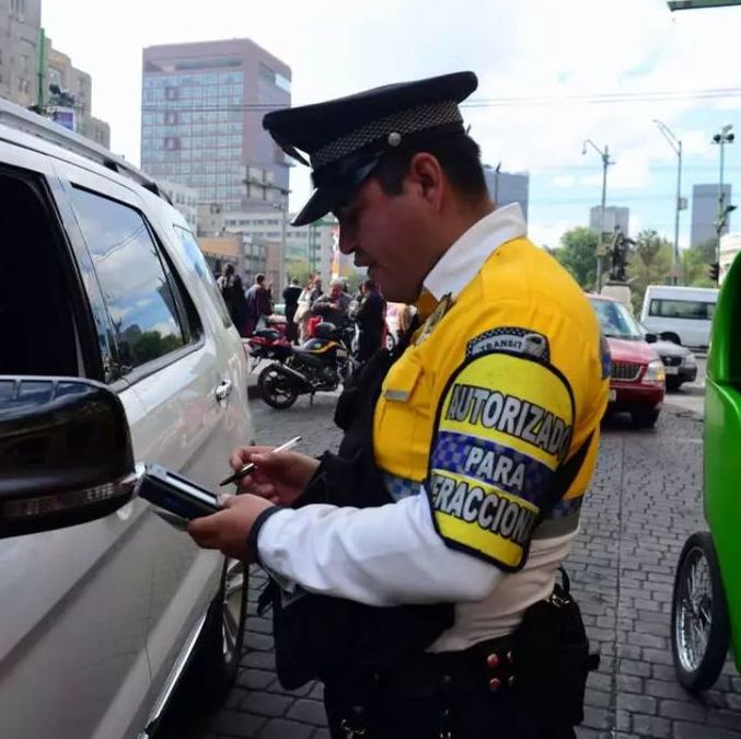 Esto dice la Constitución sobre las revisiones de rutina en México. Foto: Cuartoscuro