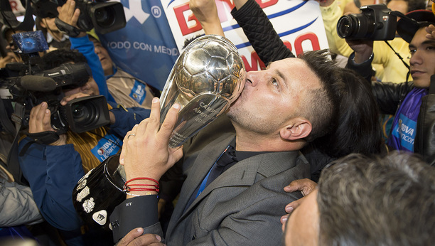 Mohamed festejó el título del Apertura 2014 y se lo dedicó a Rayados, que sería su próximo equipo. (Foto: Mexsport)