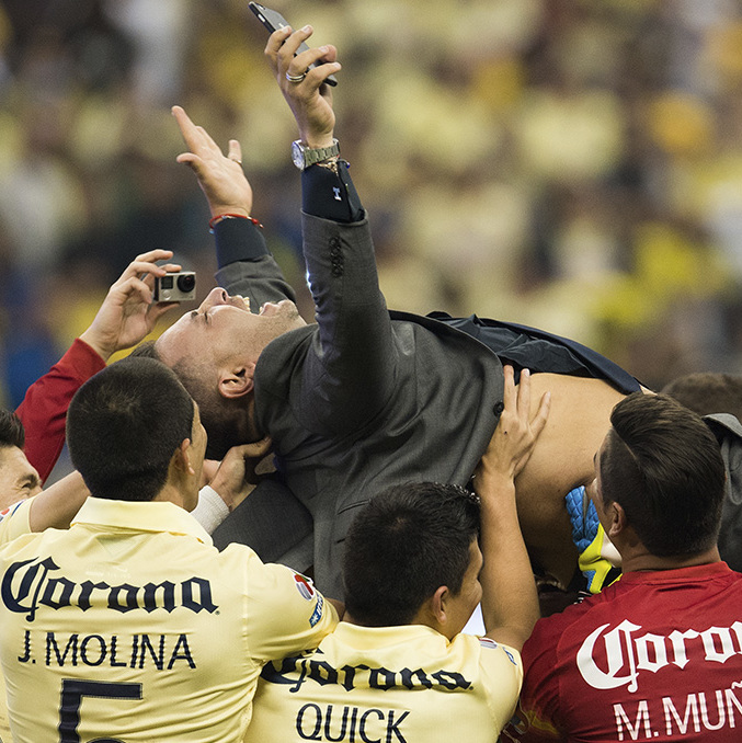 Mohamed ganó el título con América y se lo dedicó a Rayados. (Foto: Mexsport)