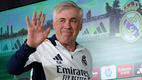Carlo Ancelotti le fio la 'bienvenida' a Xabi Alonso. (Foto: AFP)