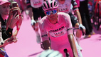 Isaac del Toro busca quedarse con la cima del Giro de Italia. (Foto: AP)