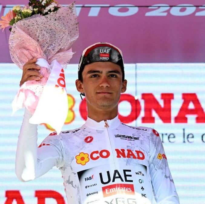El mexicano Isaac del Toro ahora lidera el Giro de Italia (Reuters)