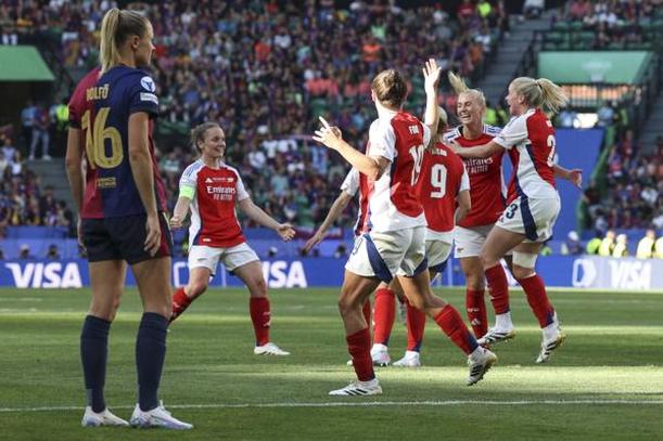 Arsenal celebra el gol del título (EFE)