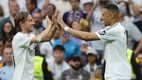 Luka Modric y Kylian Mbappé en el encuentro ante la Real Sociedad (AFP)