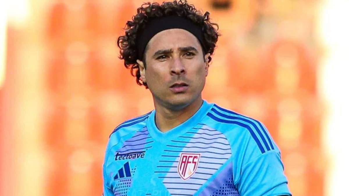 Memo Ochoa, en un partido del AVS (ligaportugal)