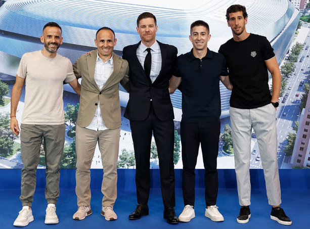 El cuerpo técnico de Xabi Alonso. (Foto: Real Madrid)