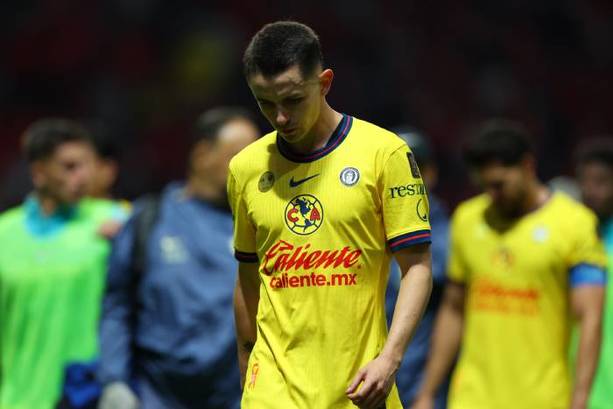 Fidalgo, cabizbajo tras la derrota ante Toluca (Imago7)