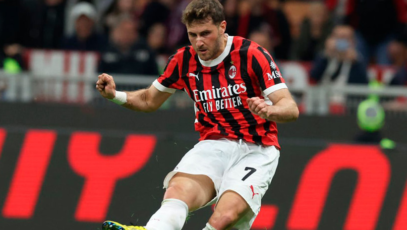 Santiago Giménez hizo doblete ante el Bologna. (Foto: X AC Milan)
