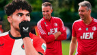 Stpehano Carrillo, aconsejado por Van Persie. (Fotos: @Feyenoord)