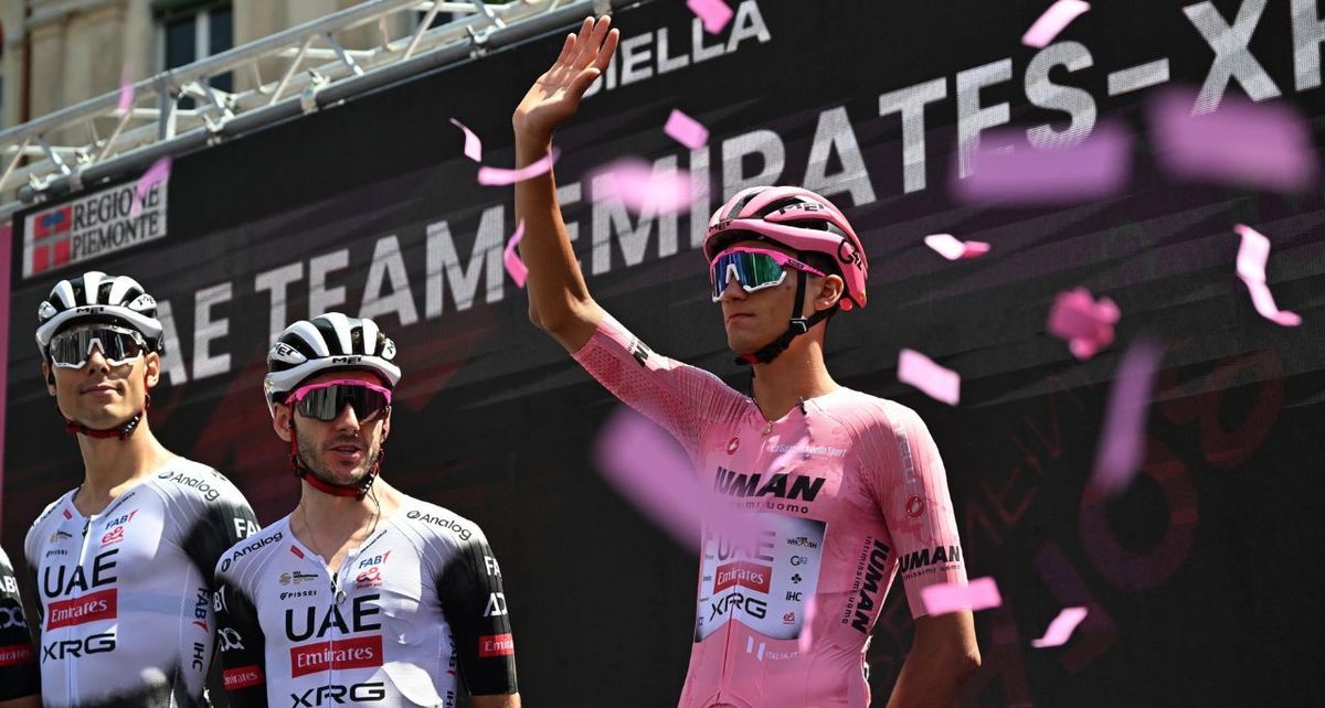 Isaac del Toro tuvo un gran cierre en la ruta entre Biella y Champoluc (EFE)