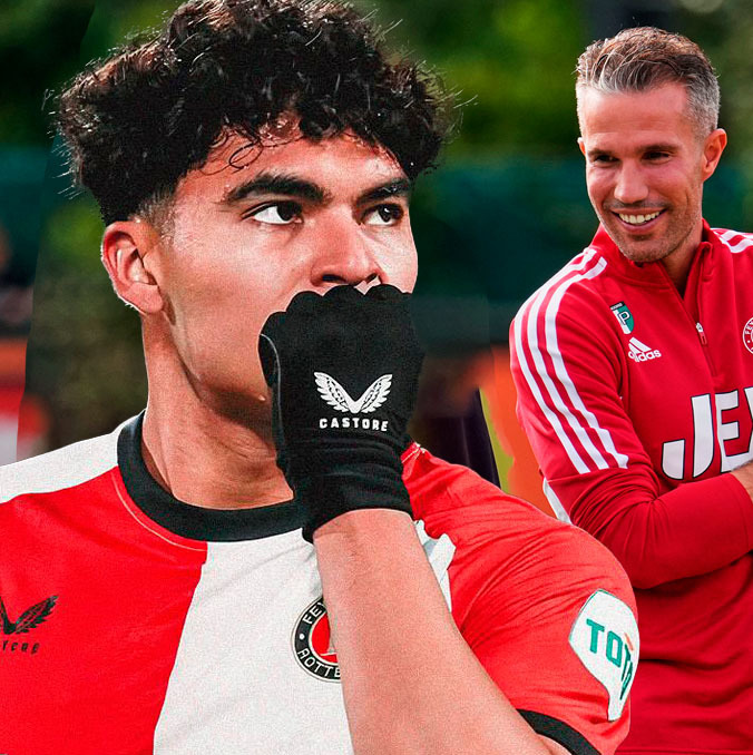 Stpehano Carrillo, aconsejado por Van Persie. (Fotos: @Feyenoord)