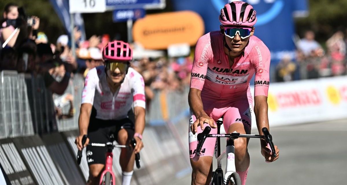 Richard Carapaz e Isaac del Toro en el Giro de Italia (EFE)