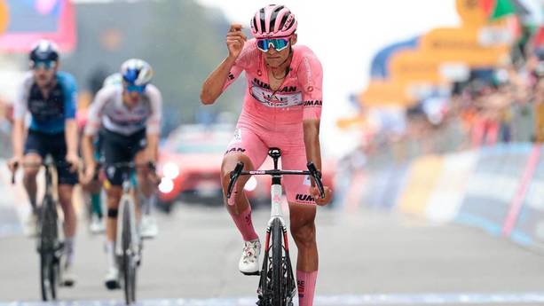 Isaac del Toro ha hecho historia en el Giro de Italia (AFP)