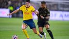 Israel Reyes y Denis Bouanga en el repechaje para el Mundial de Clubes (Mexsport)